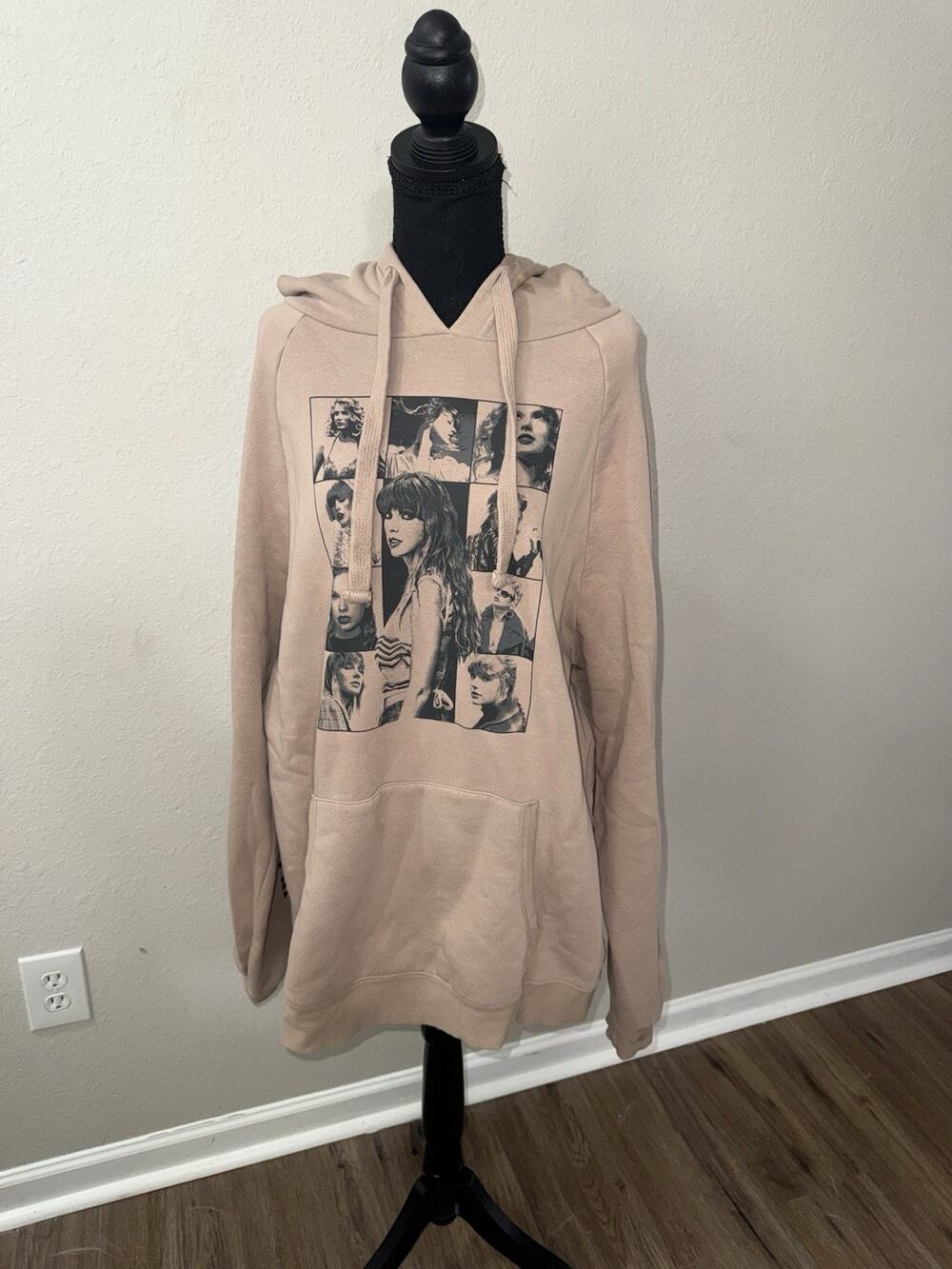 Taylor Swift Hoodie Adult XL Beige Taupe Eras Tour 2023 Graphic Official